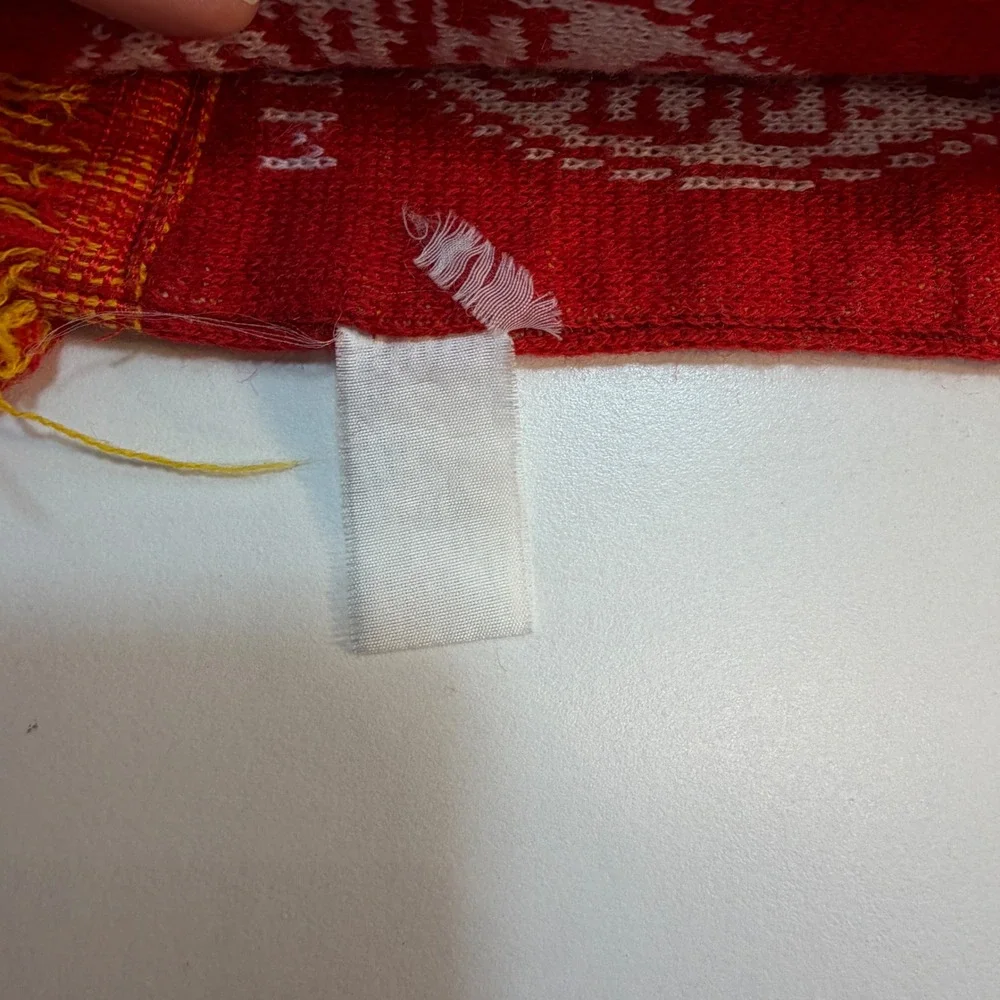 Louisiana Ragin Cajuns‎ Scarf Red Yellow Knit Fringe Team Spirit NCAA READ